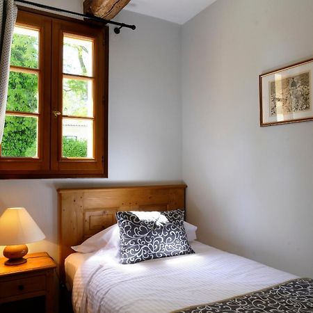 Charembeau Hotel Forcalquier Bagian luar foto