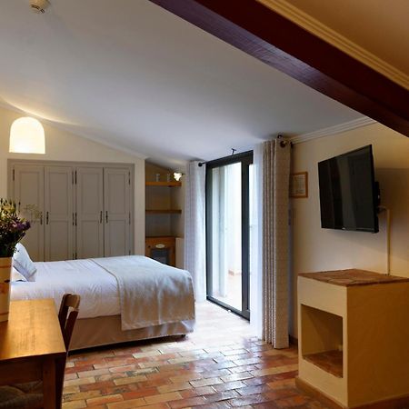 Charembeau Hotel Forcalquier Bagian luar foto