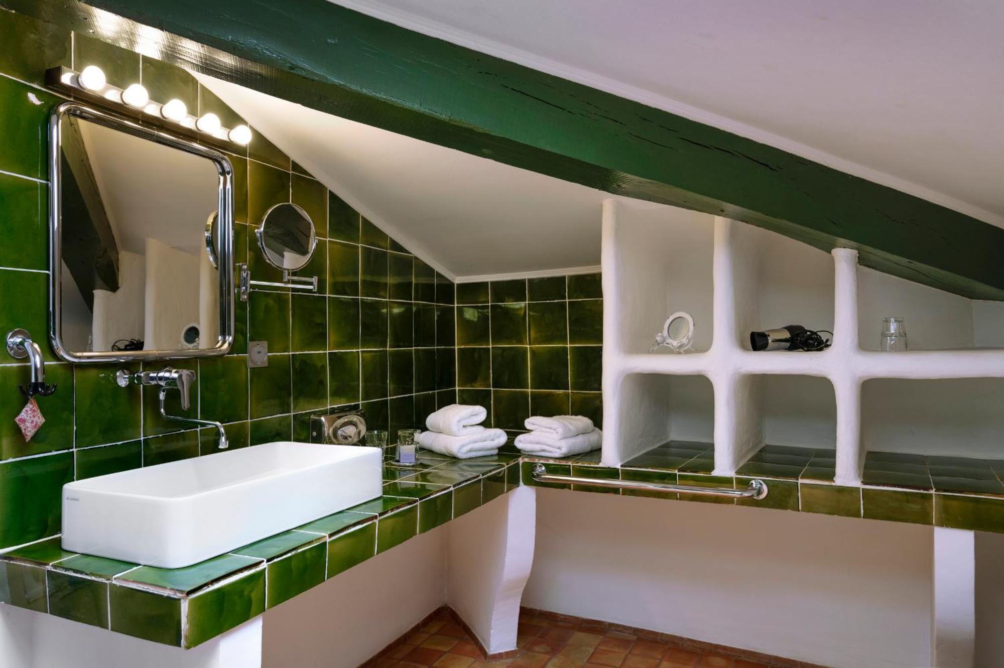 Charembeau Hotel Forcalquier Bagian luar foto