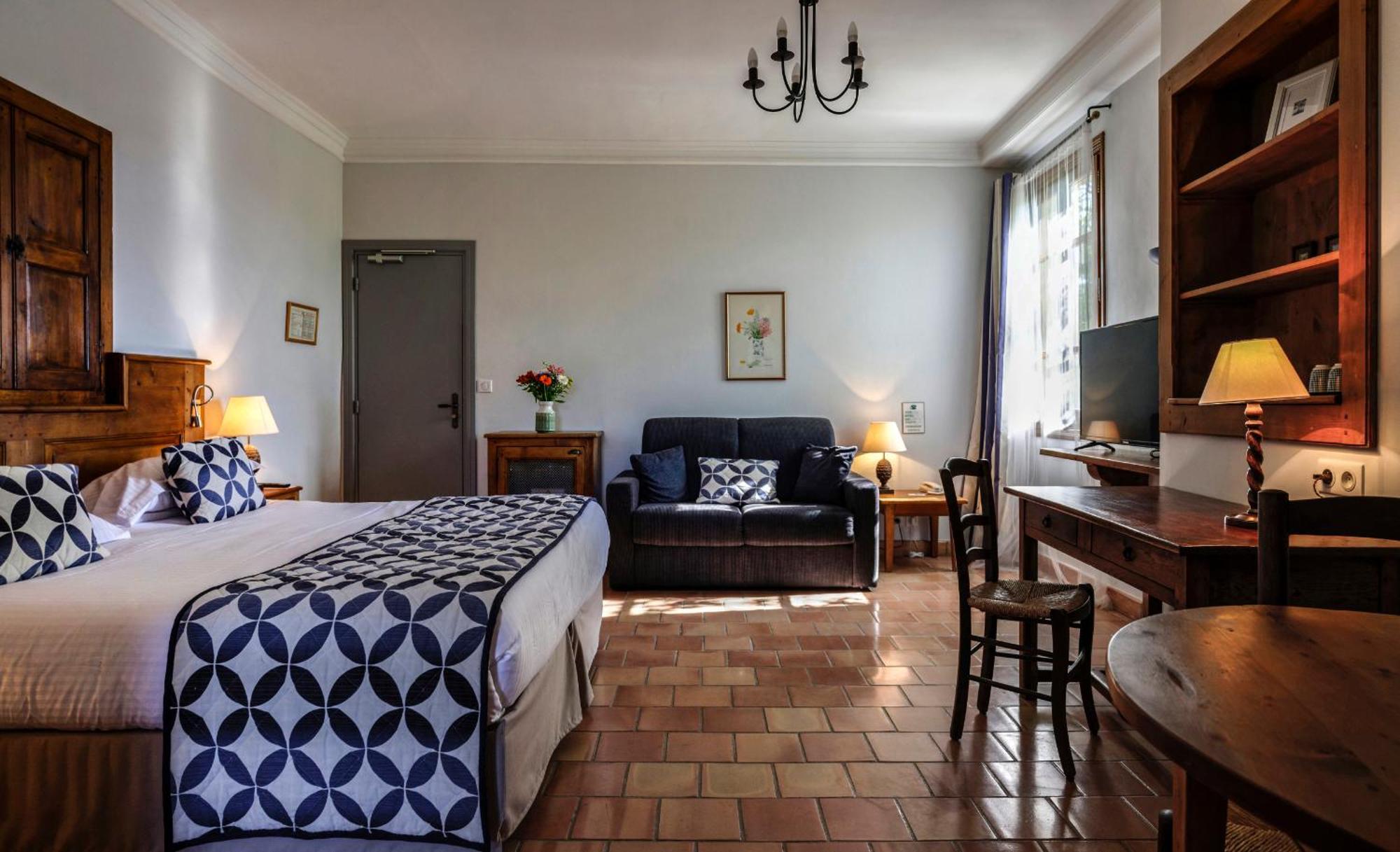 Charembeau Hotel Forcalquier Bagian luar foto