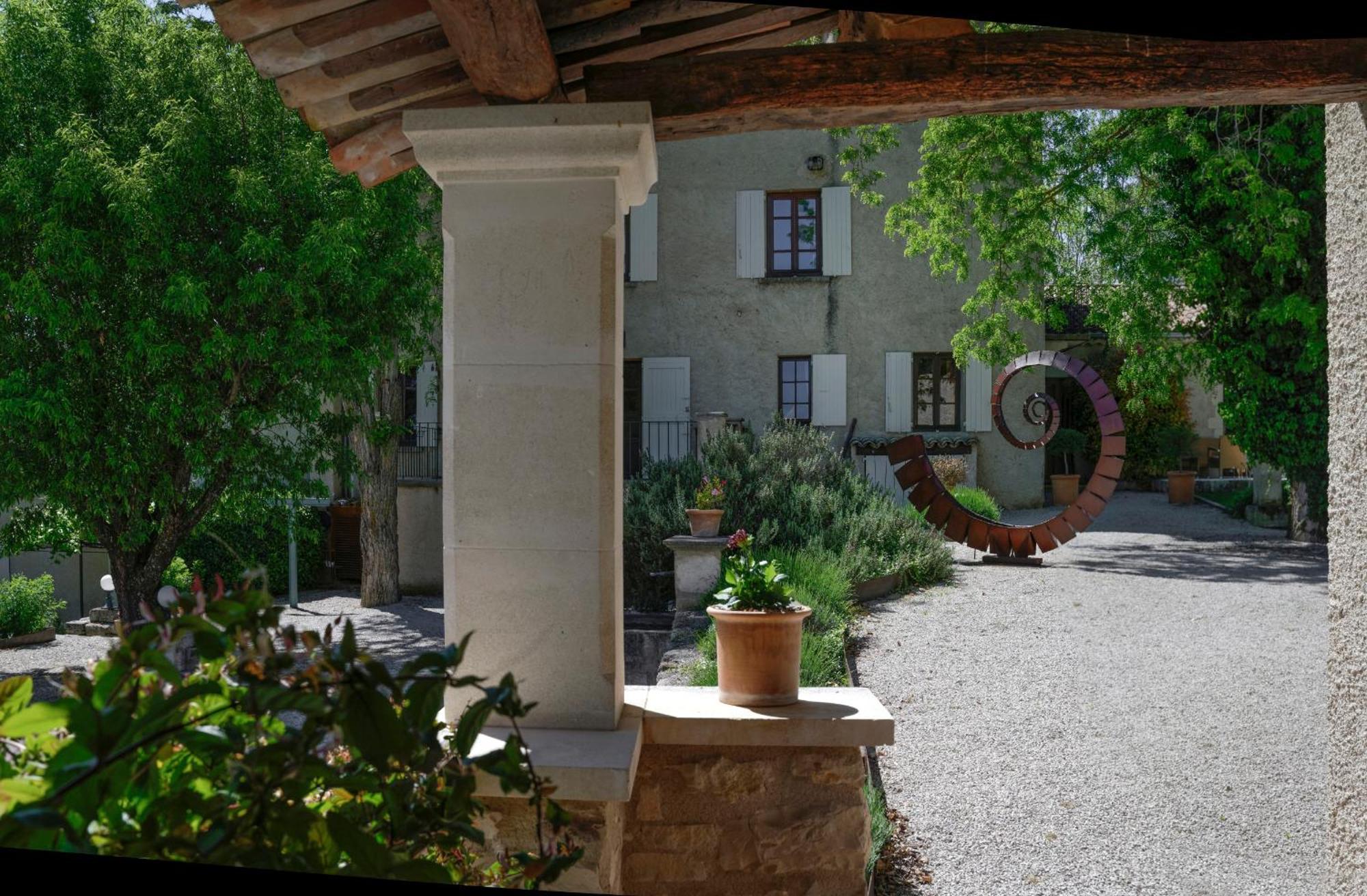 Charembeau Hotel Forcalquier Bagian luar foto