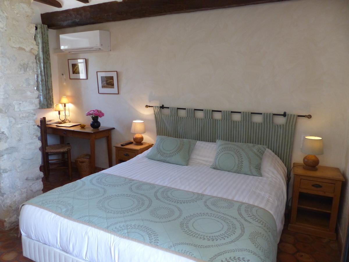 Charembeau Hotel Forcalquier Bagian luar foto