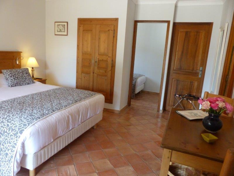Charembeau Hotel Forcalquier Bagian luar foto