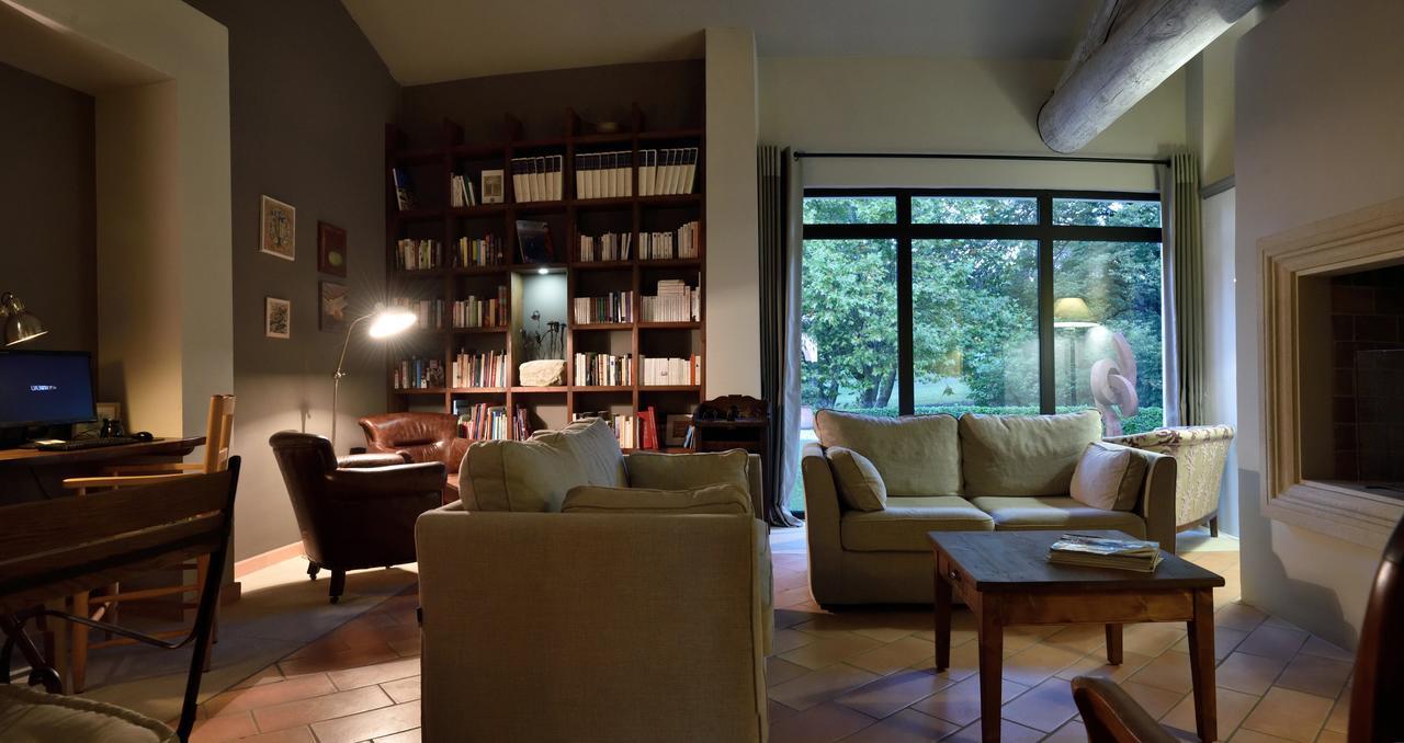 Charembeau Hotel Forcalquier Bagian luar foto