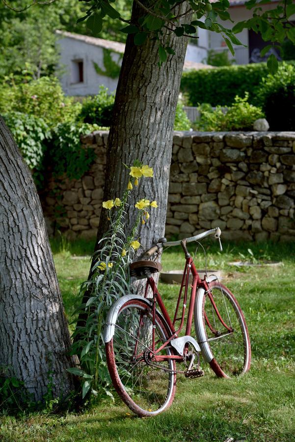 Charembeau Hotel Forcalquier Bagian luar foto