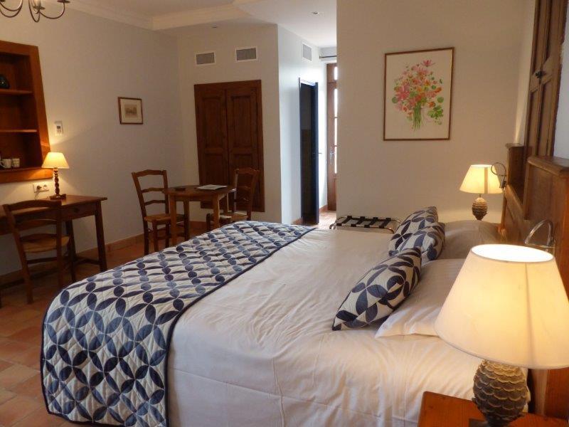 Charembeau Hotel Forcalquier Bagian luar foto