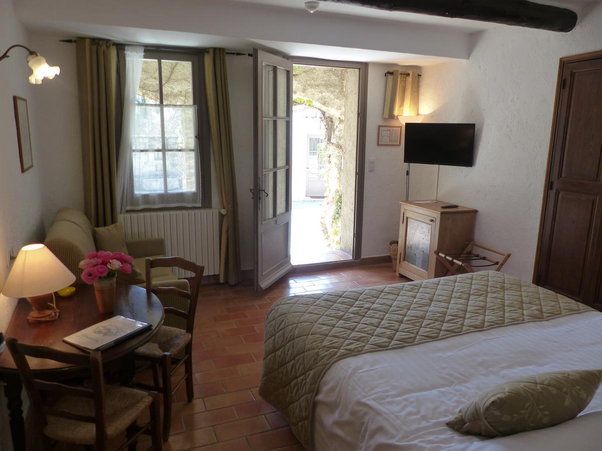 Charembeau Hotel Forcalquier Bagian luar foto