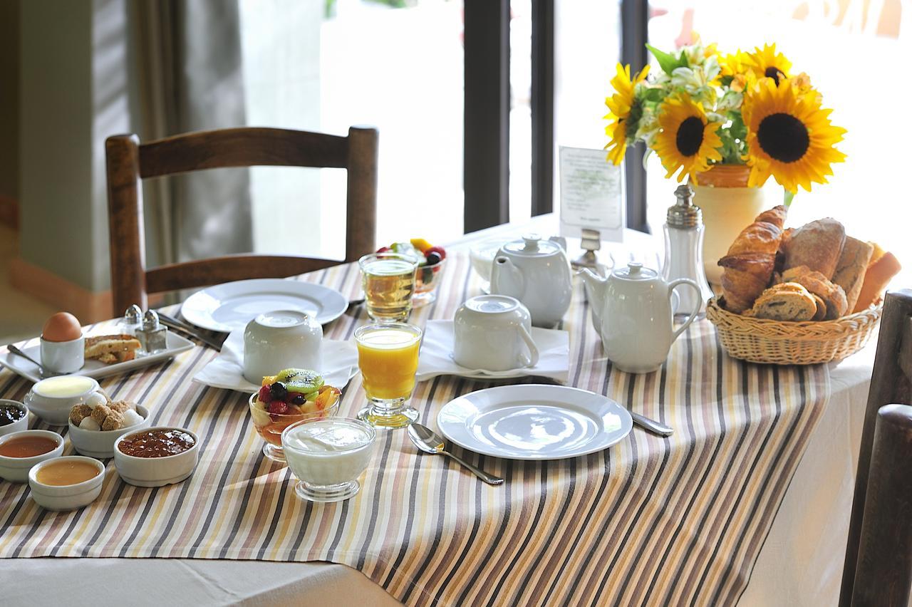Charembeau Hotel Forcalquier Bagian luar foto