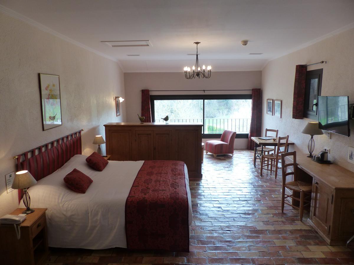 Charembeau Hotel Forcalquier Bagian luar foto