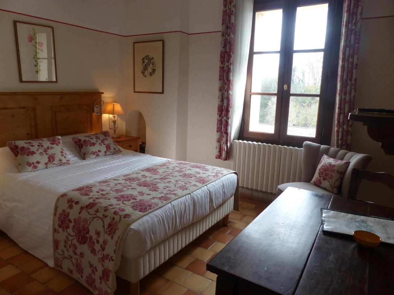 Charembeau Hotel Forcalquier Bagian luar foto