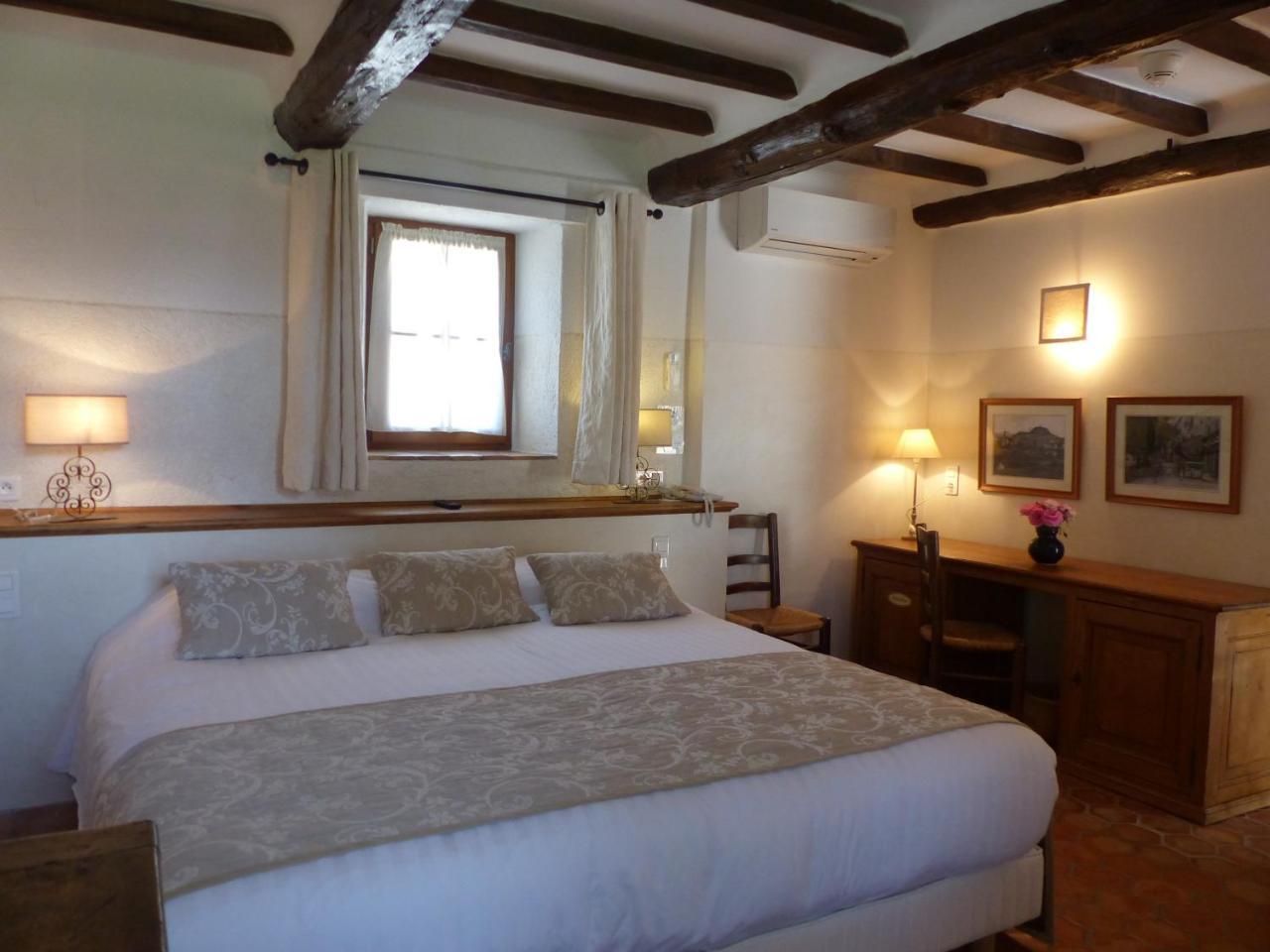 Charembeau Hotel Forcalquier Bagian luar foto